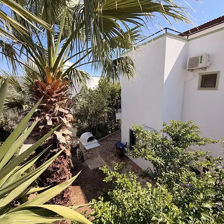 Вилла Lycia With Private Pool, Roof Terrace, Bbq Area And Garden